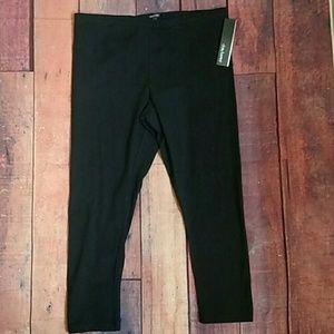 Daisy Fuentes Black Capri Leggings